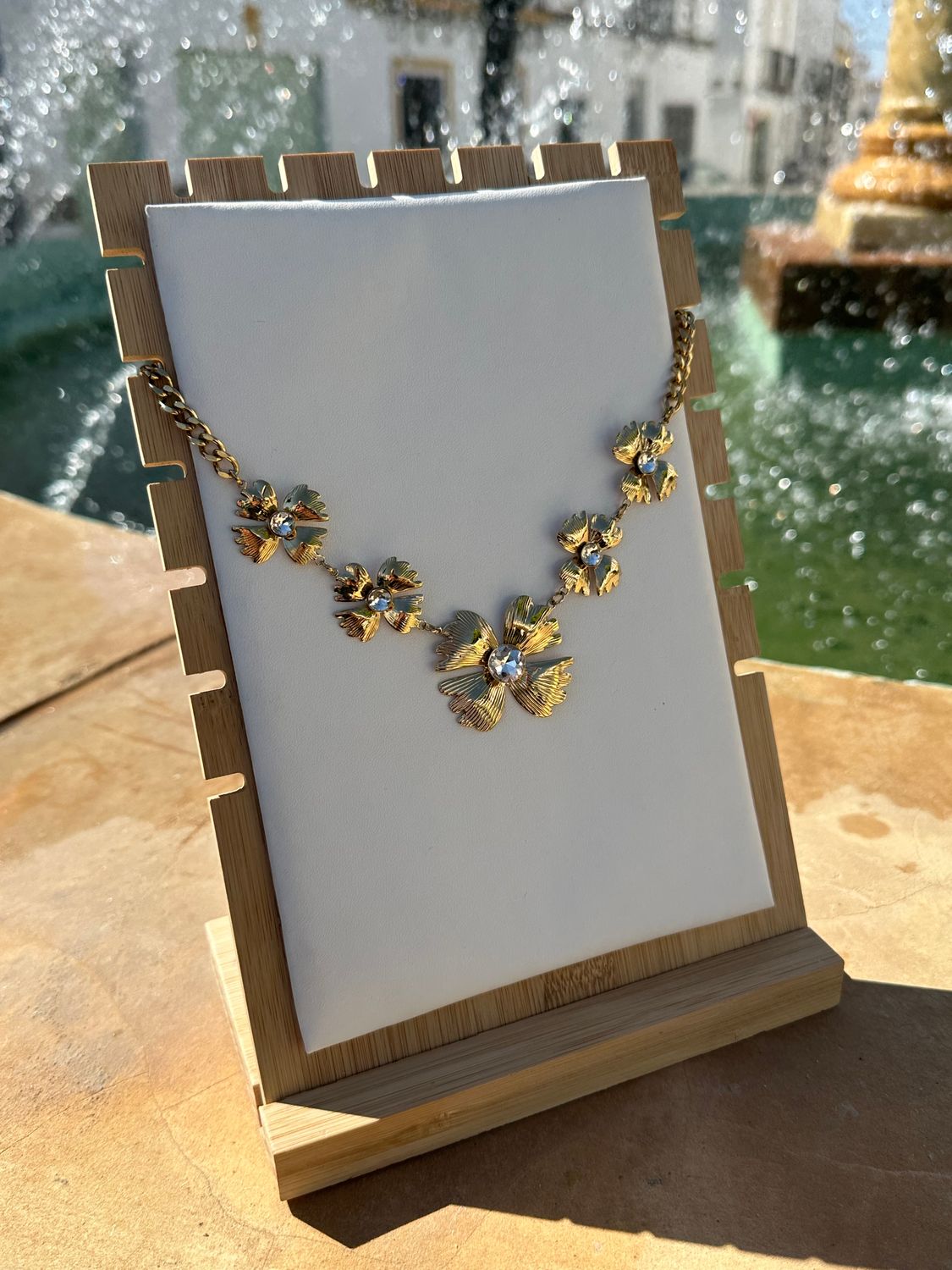 COLLAR FLORES GLOW