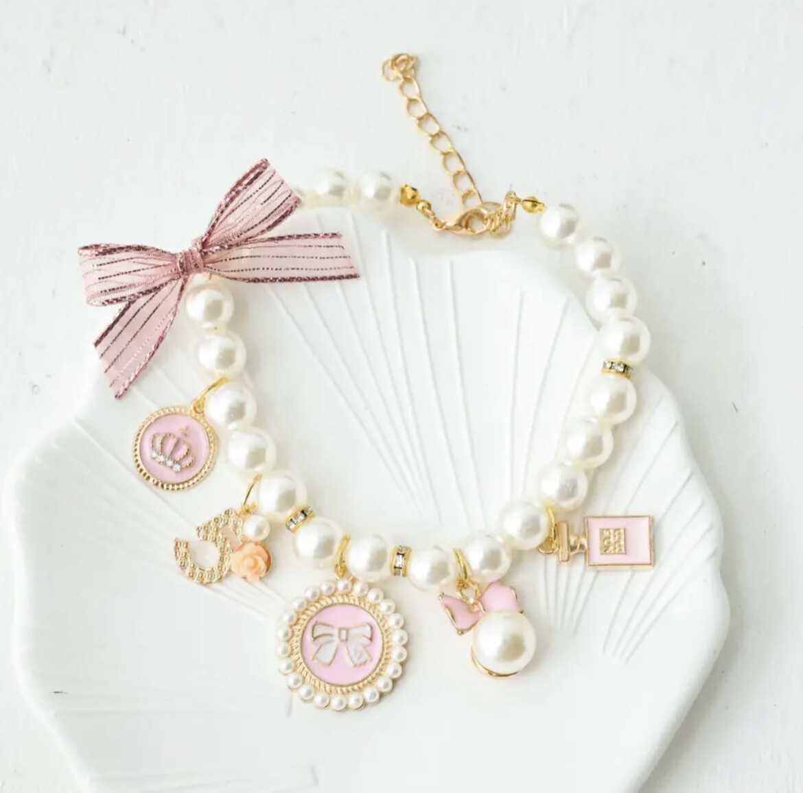 FANCY PEARL AND CHARM NECKLACE