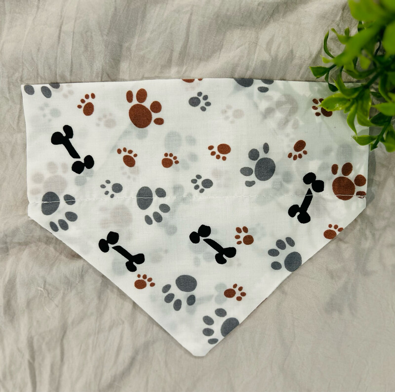 DOGGIE PRINT BANDANA