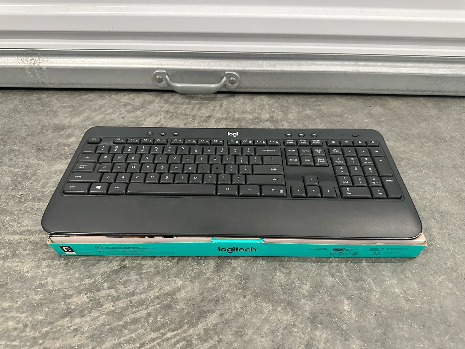 MK540 Advanced Wireless Keyboard Mouse Combo