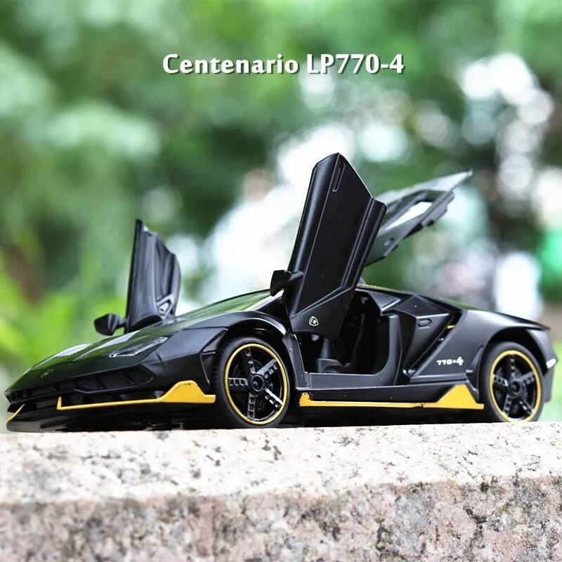 Sound &amp; Light Scale 1:32 Car Alloy Sports Car Model Diecast Super Racing Lifting Tail Hot Car Wheels Toys For Children Birthday