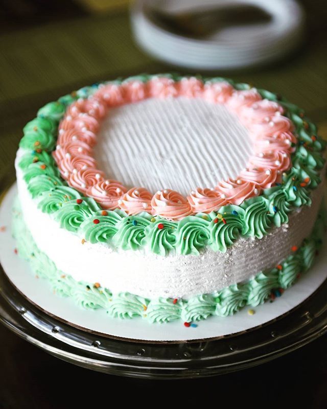12 in. round - Serves 40