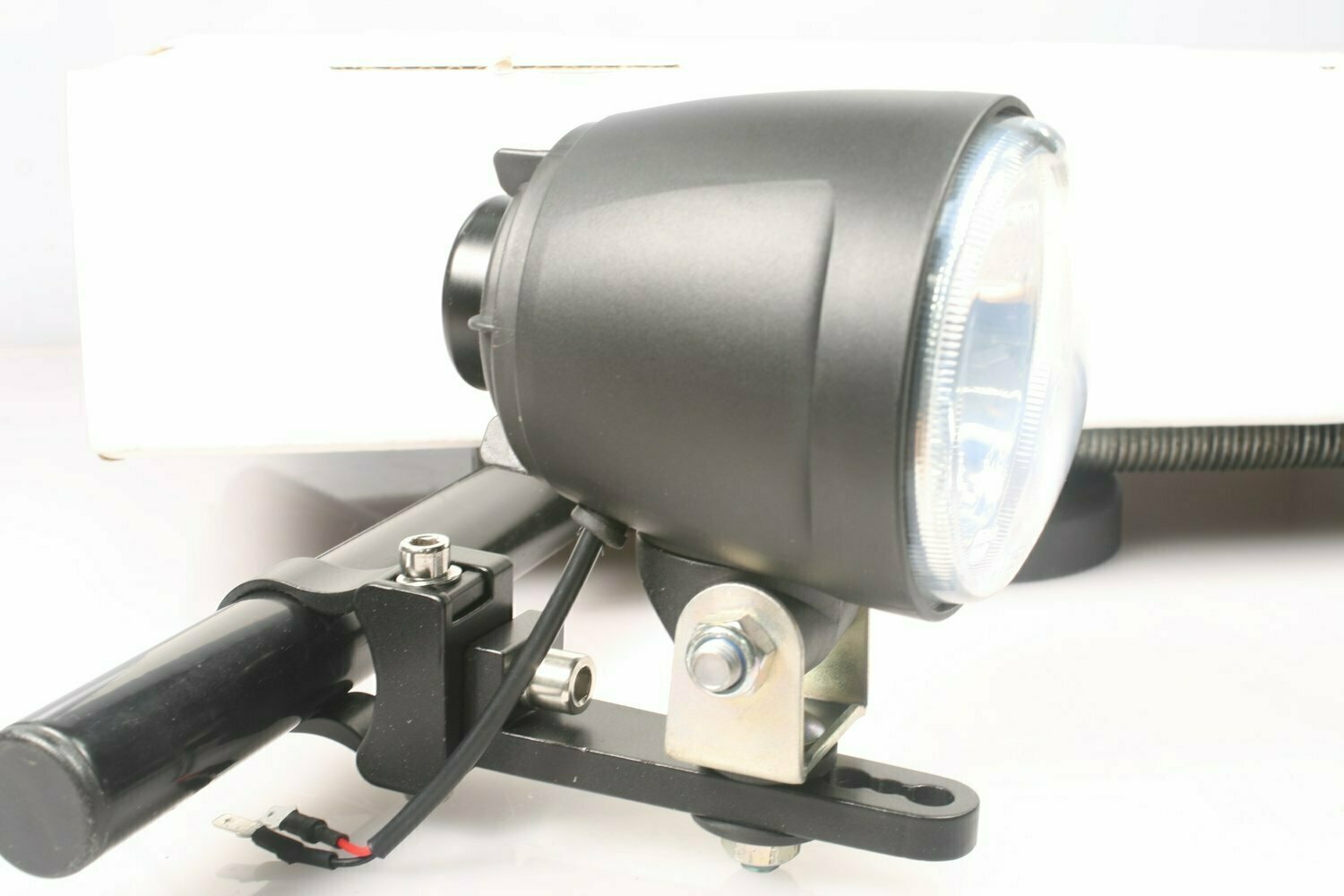 Bullet LED with 2&quot; BULL BAR Mount 8,000Lm (SINGLE)