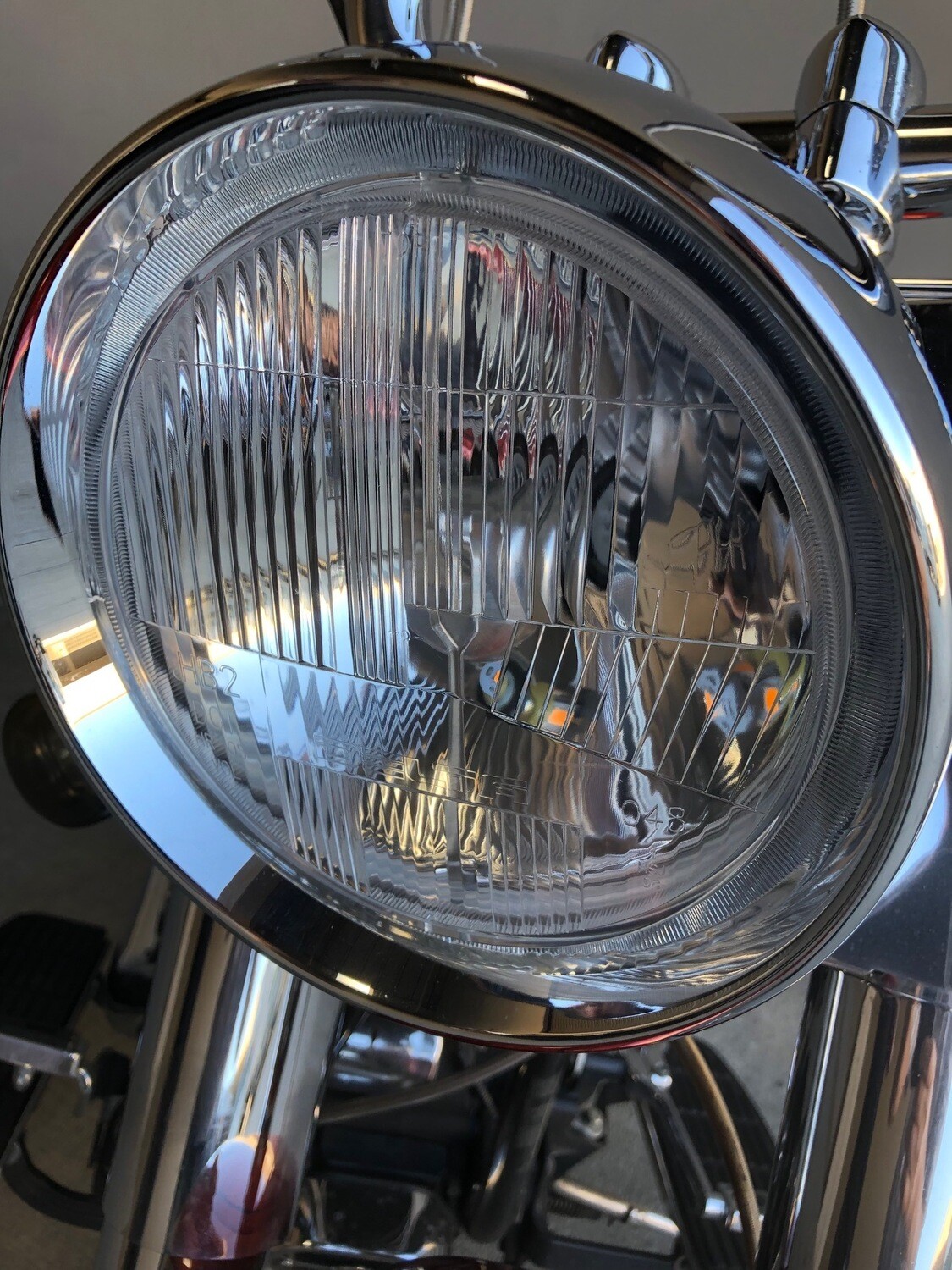 D.O.T. compliant &#39;Fatty 700&#39; 7&quot; Xenon Headlight with HALO. (SINGLE)