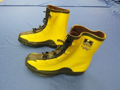 Servus Boots Size 15