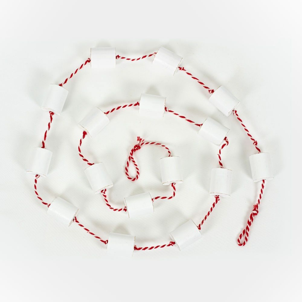 marshmallow garland white, red