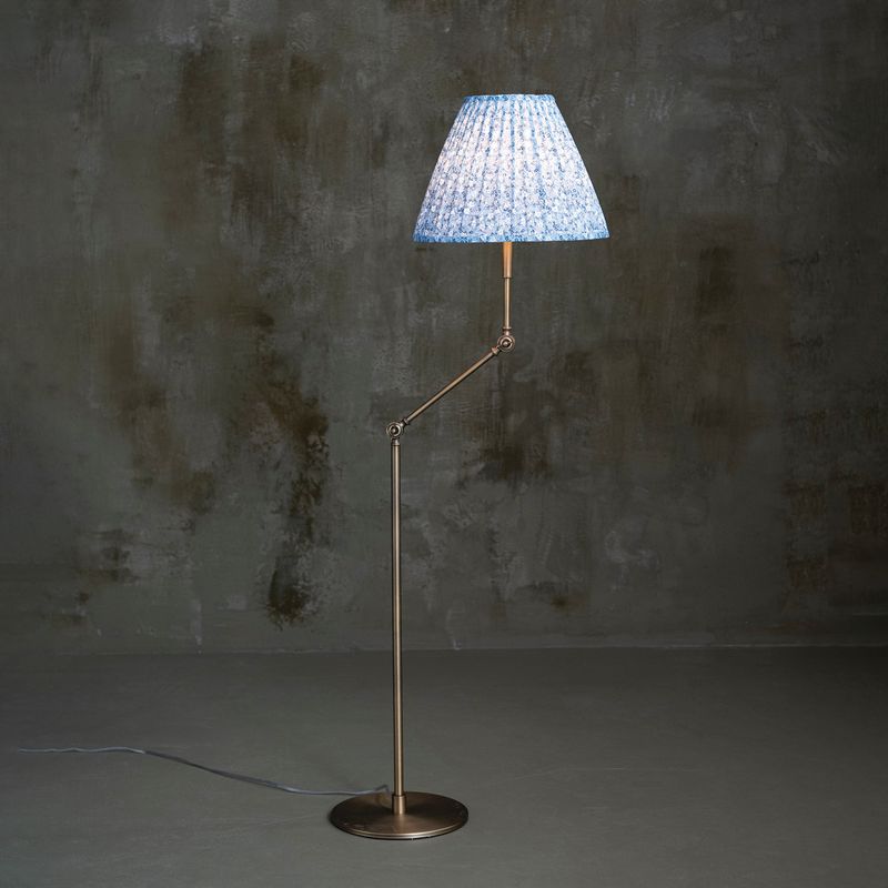 Floor Lamp; Articulating w/Linen Shade and Inline Foot Switch