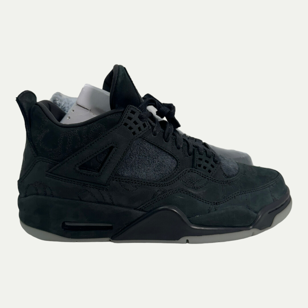 Jordan 4 x Kaws Sz 8 Brand New
