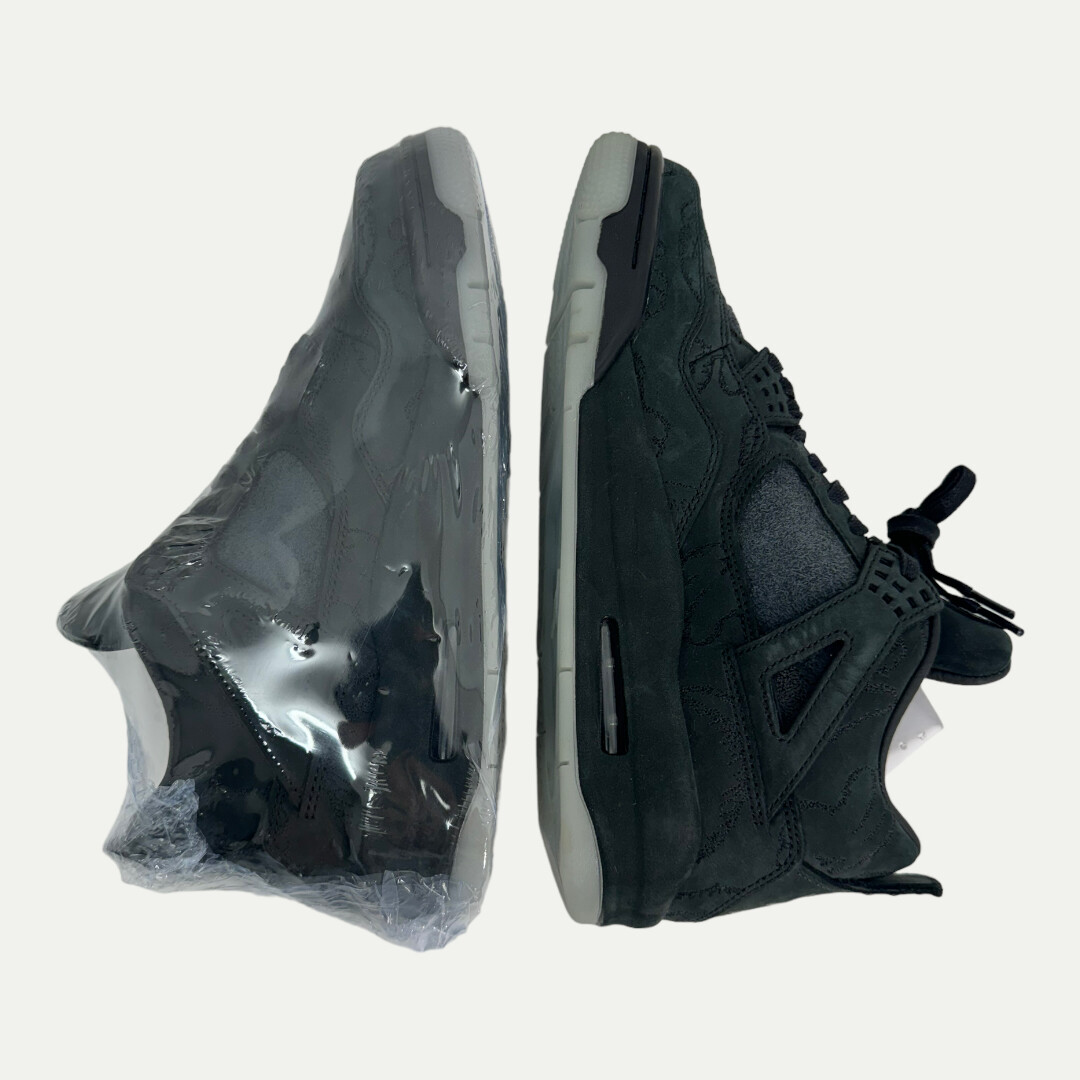 Jordan 4 x Kaws Sz 8 Brand New