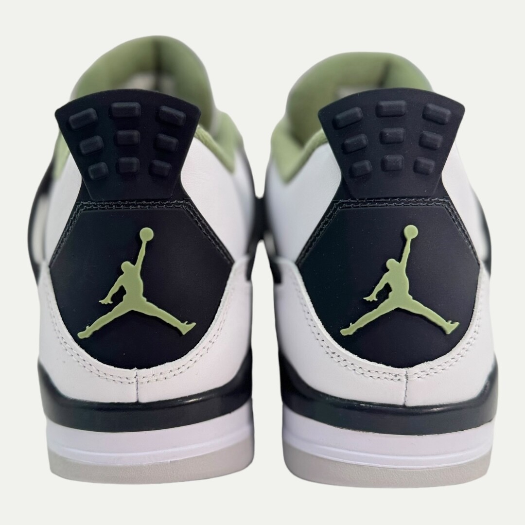 Jordan 4 seafoam Sz 10.5w/9m new