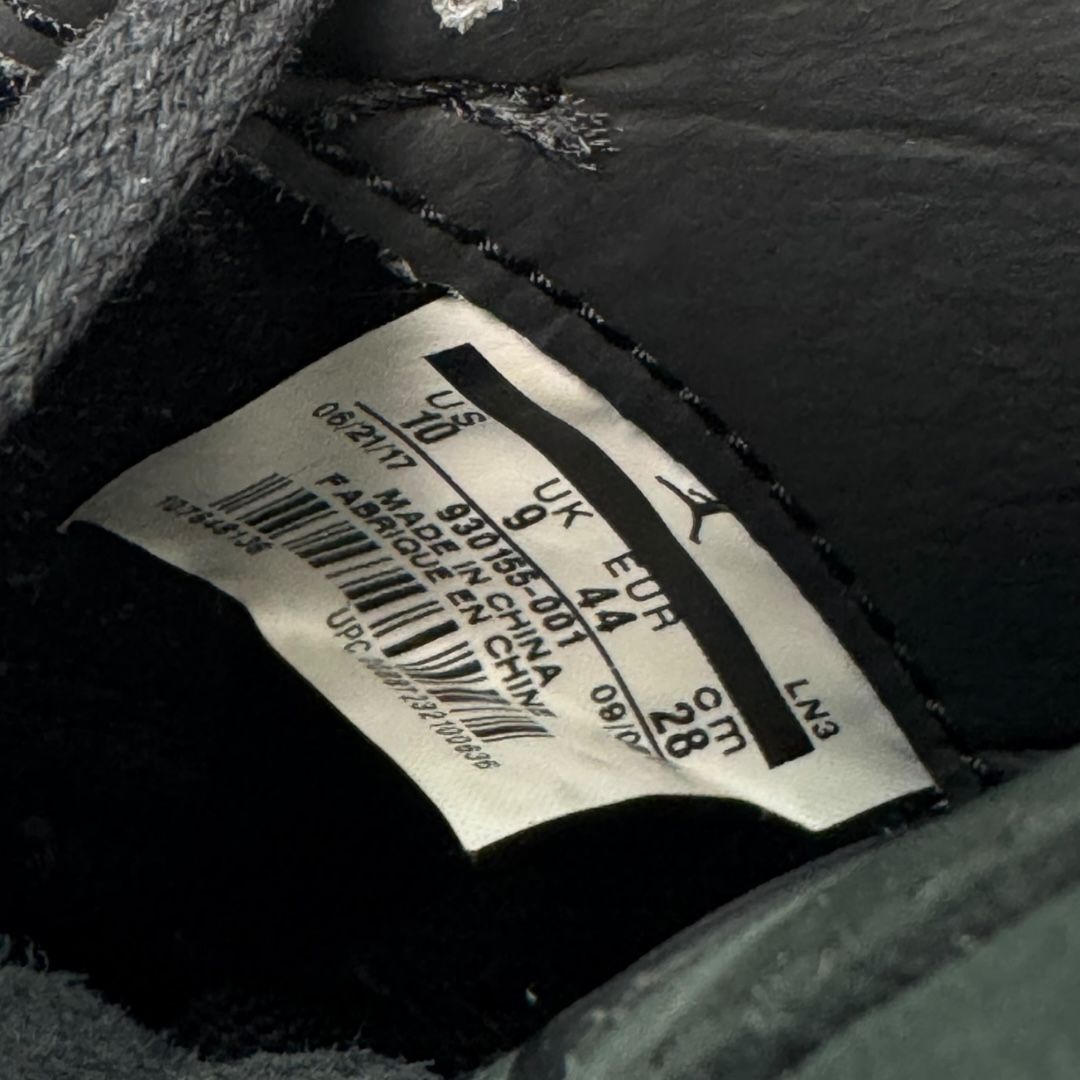 Jordan 4 KAWS Black Sz 10