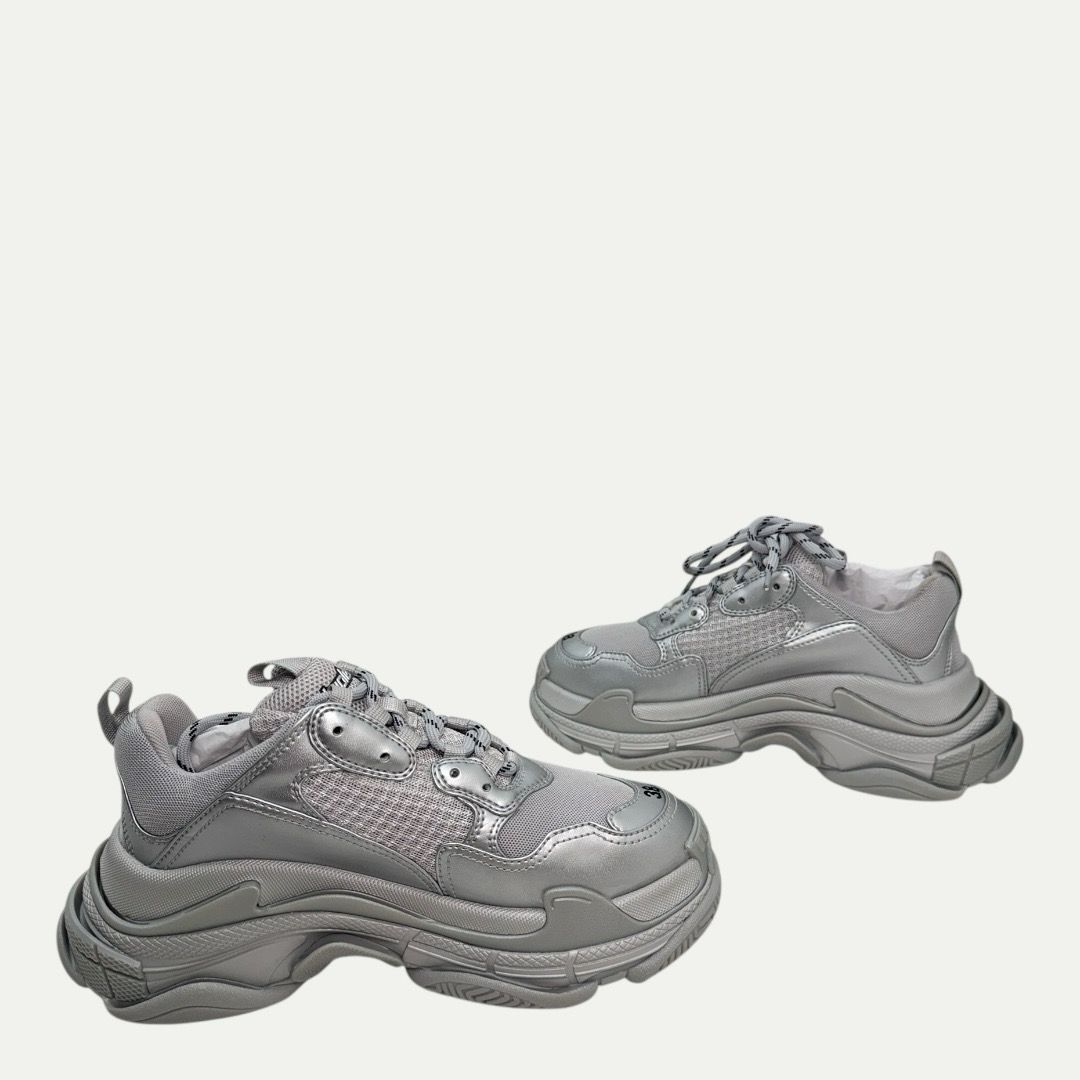 Balenciaga Triple S Silver Sneaker Sz 38(8)