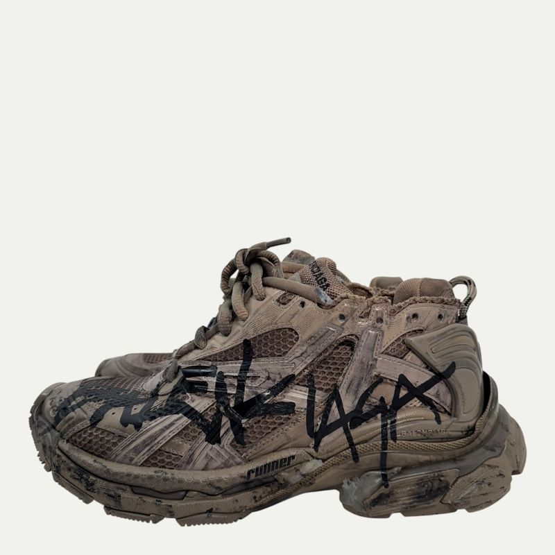 Balenciaga Graffiti Runner Sz 41(9)