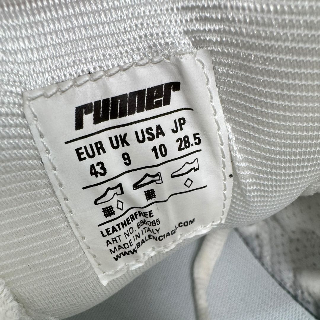 Balenciaga Triple White Runner Sz 43(10.5-11)