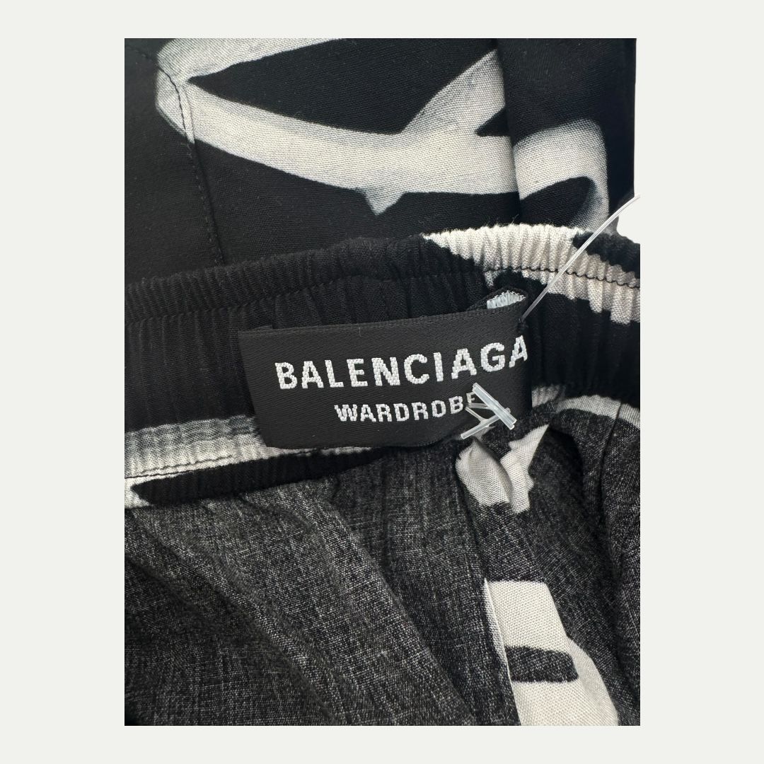 Balenciaga Script Logo Shorts Sz 54(36)