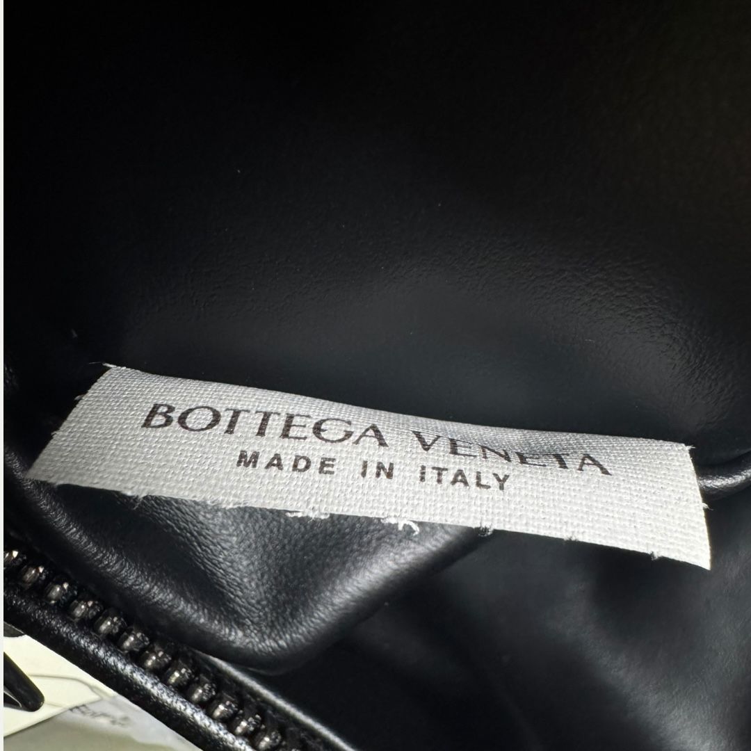 Bottega Veneta Jodie Leather Classic Handbag