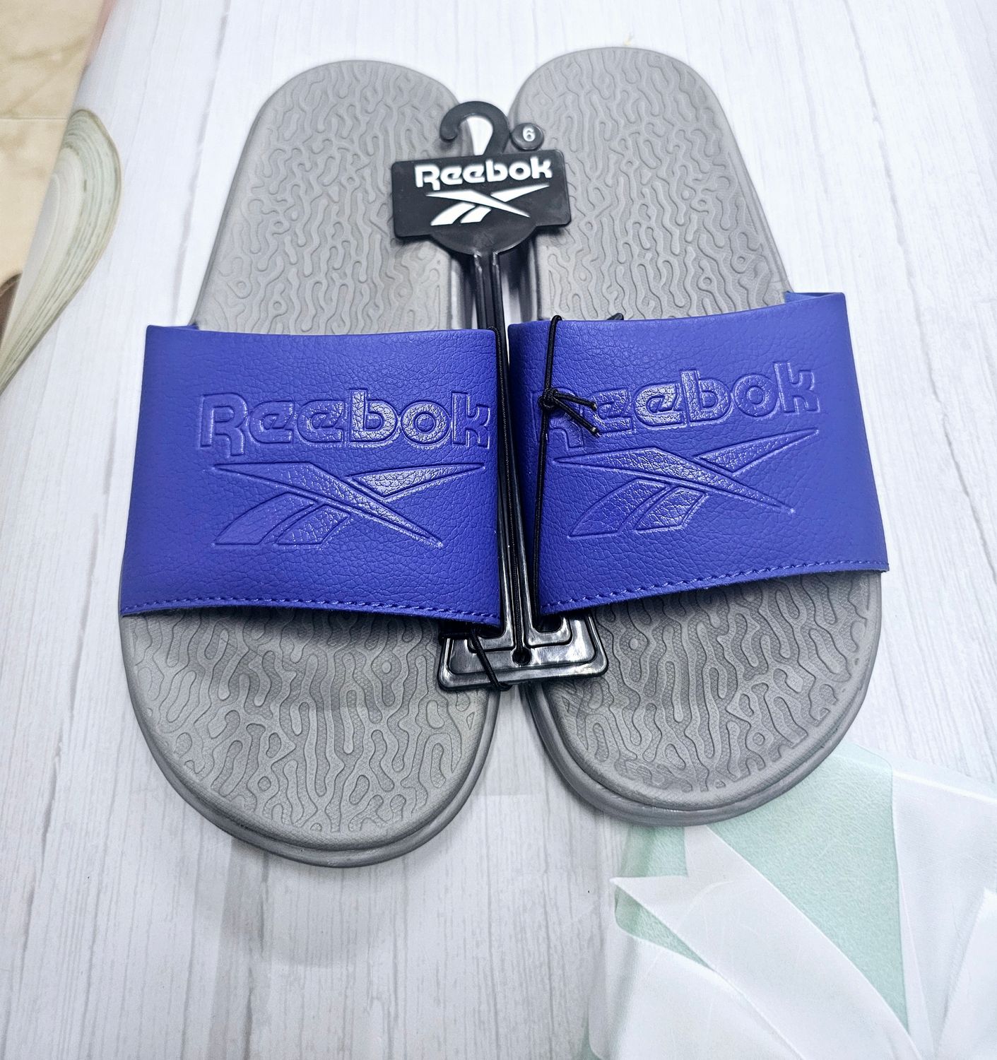 Chancletas REEBOK size 6