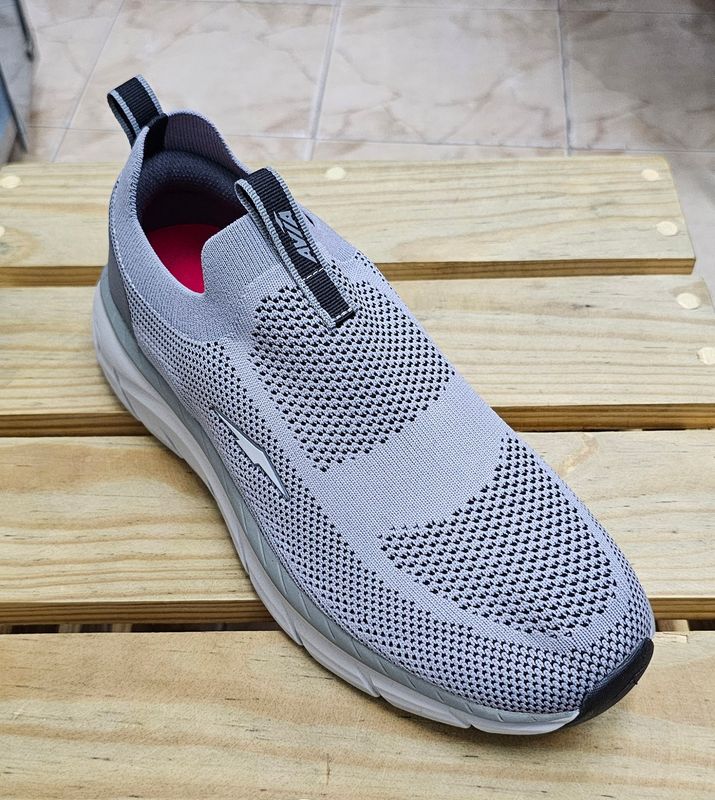 REPÚBLICA DOMINICANA - Tenis AVIA size 9.5