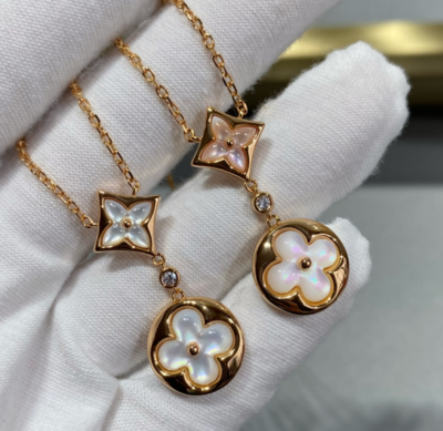 Collier LV two flowers