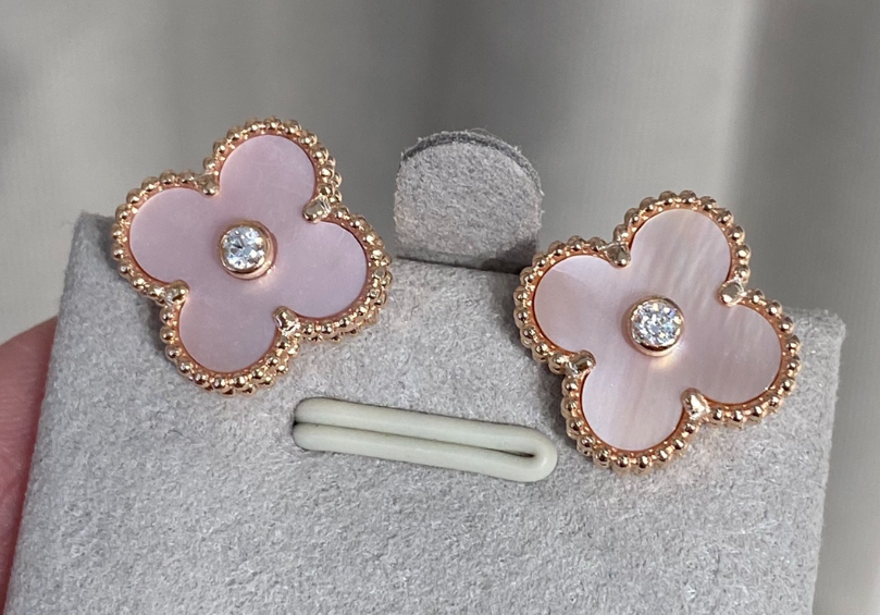 Van Cleef Magic Alhambra