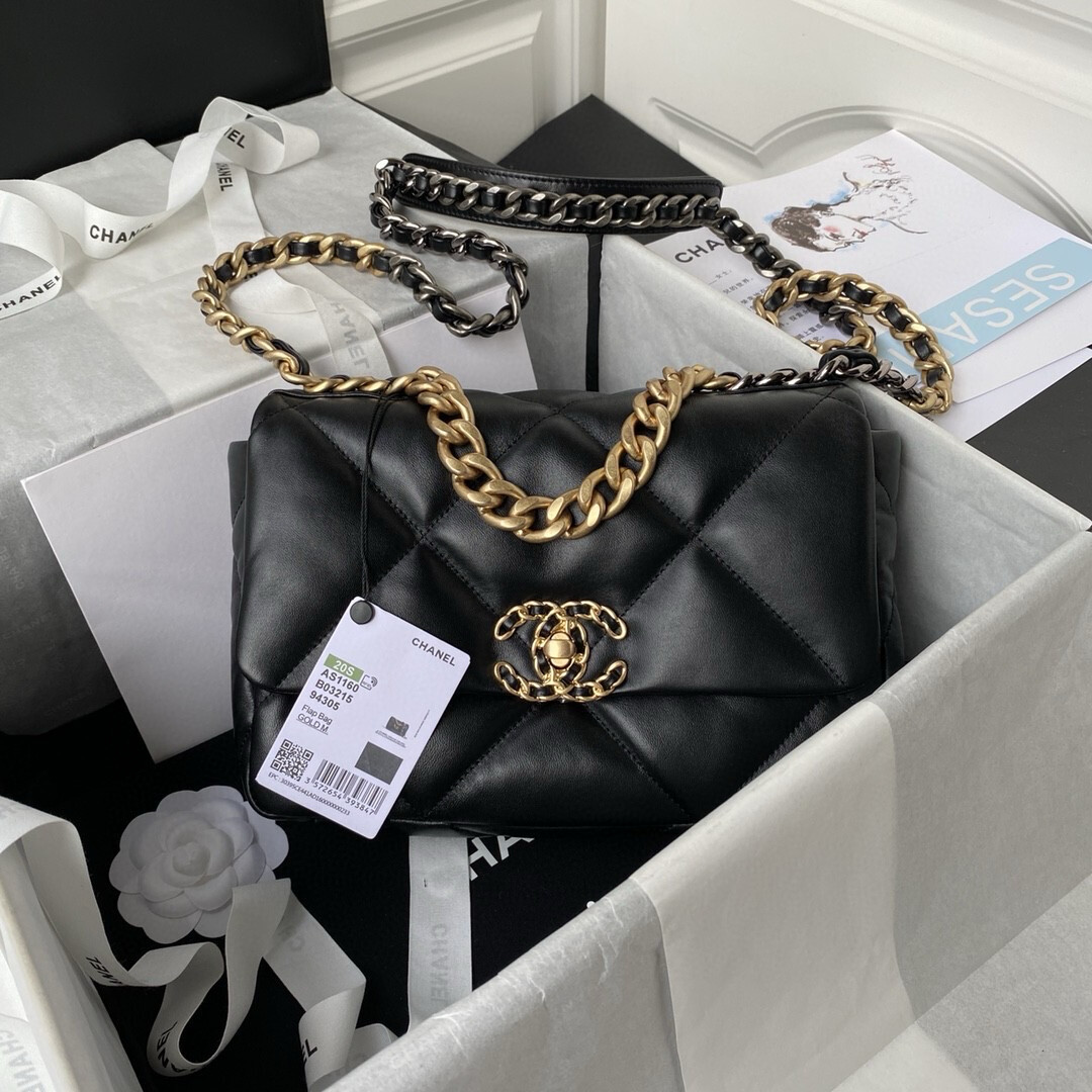 Chanel 19