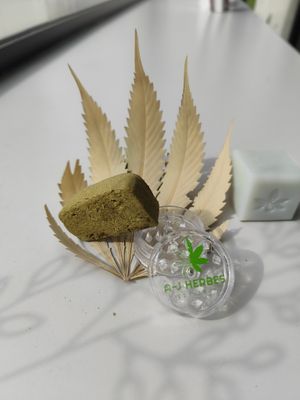 Lemon hash pollen  dry sift 