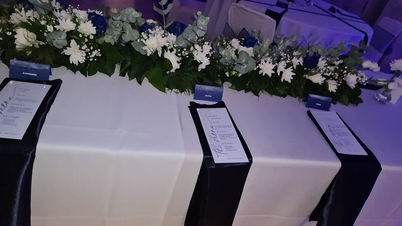 Location Serviette de table bleue en satin