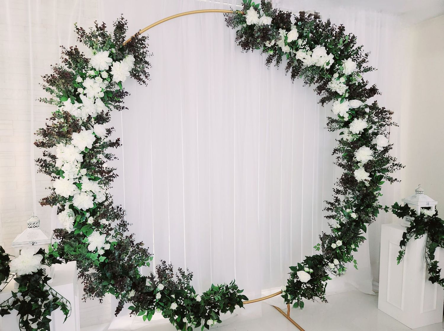 Location arche ronde 2m40 + guirlande florale