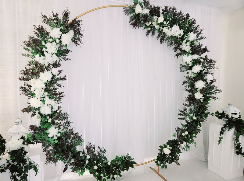 Location arche ronde 2m40 + guirlande florale