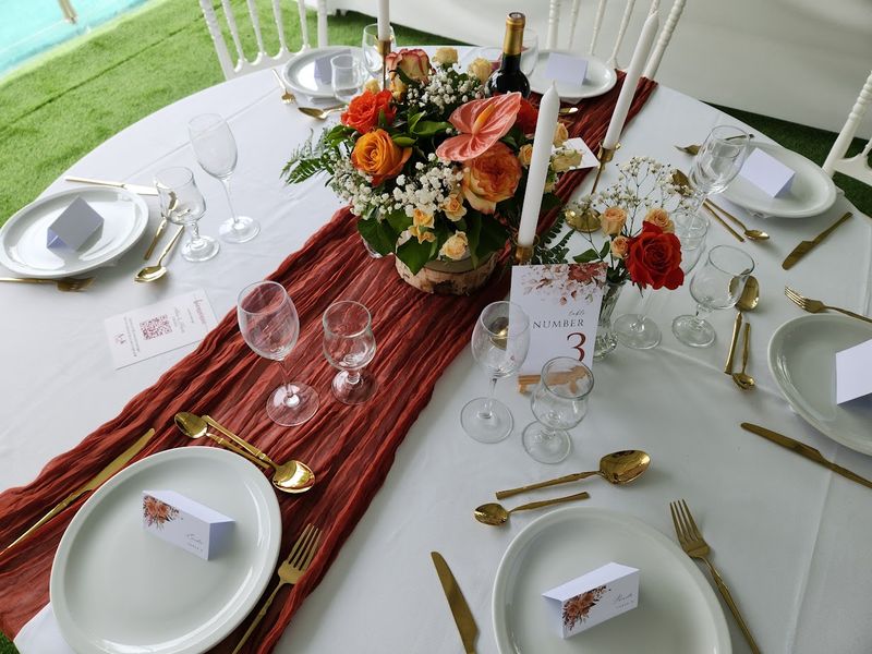 Location Chemin de table rouille / terracotta