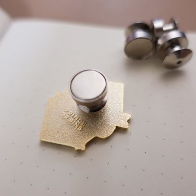 Magnetic Silver Deluxe Clutch Back