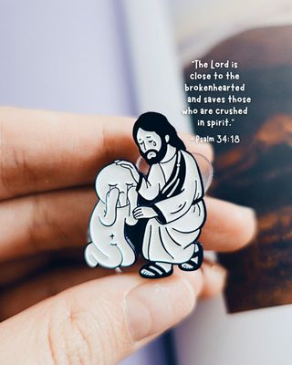 Psalm 34:18 (Jesus Is My Comforter) Enamel Pin