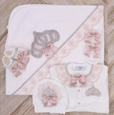 Handmade 𝗟𝘂𝘅𝘂𝗿𝘆 𝗡𝗲𝘄𝗯𝗼𝗿𝗻 Home Welcoming 5-Piece set ( blush lace, silver crown)