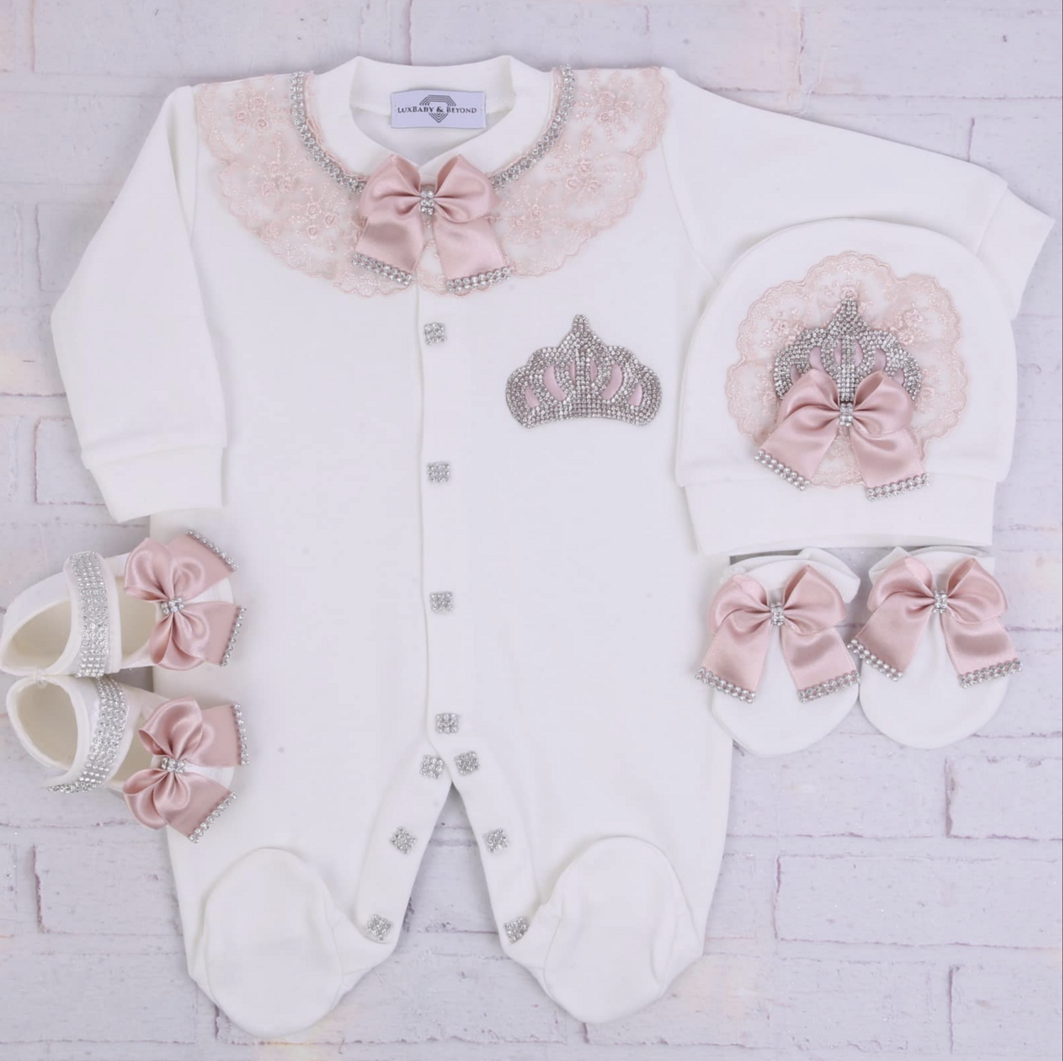 πππ
ππΏπ π‘π²ππ―πΌπΏπ» Home Welcoming 4-Piece π’πππ³πΆπ ( Blush lace with silver Crown)