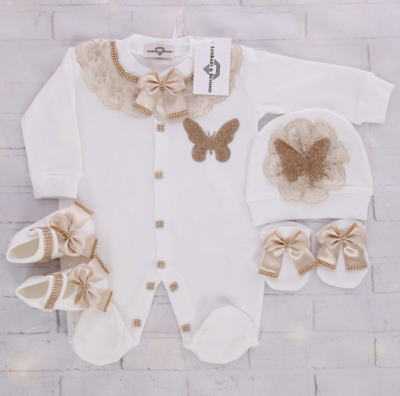 𝗟𝘂𝘅𝘂𝗿𝘆 𝗡𝗲𝘄𝗯𝗼𝗿𝗻 Home Welcoming 4-Piece set ( golden butterfly, lace)