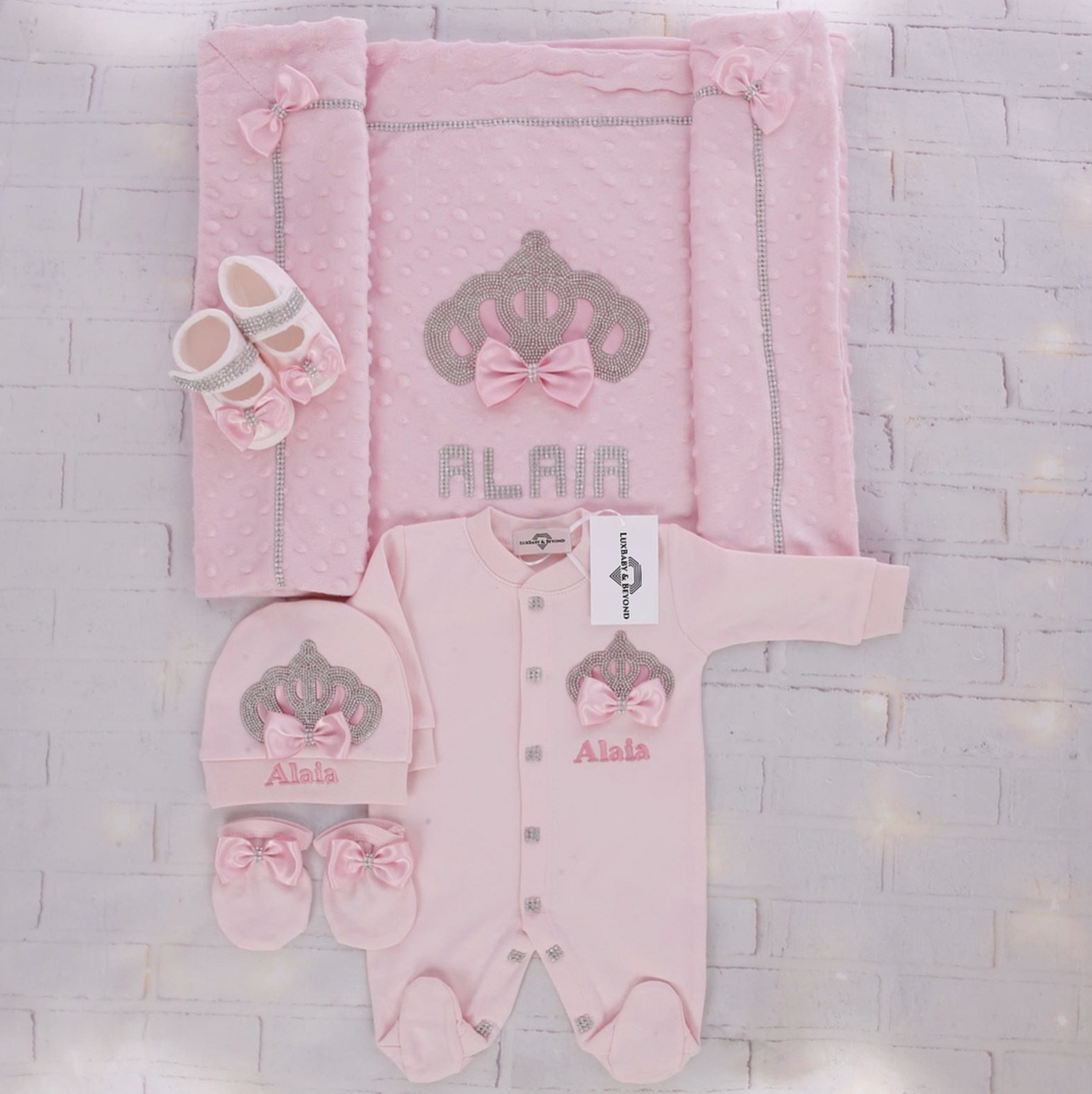 Handmade 𝗟𝘂𝘅𝘂𝗿𝘆 𝗡𝗲𝘄𝗯𝗼𝗿𝗻 Home Welcoming 5-Piece set ( Pink bow / Silver