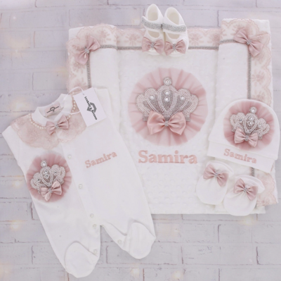 Handmade 𝗟𝘂𝘅𝘂𝗿𝘆 𝗡𝗲𝘄𝗯𝗼𝗿𝗻 Home Welcoming 5-Piece set ( blush pink lace with pearl crown)