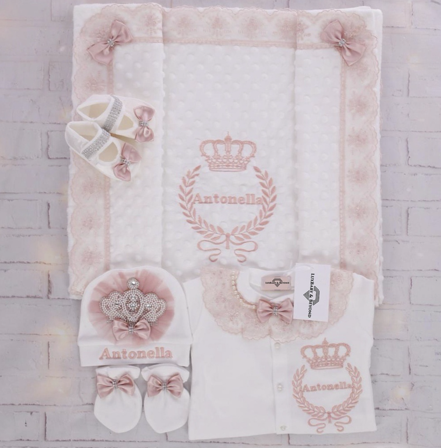Handmade 𝗟𝘂𝘅𝘂𝗿𝘆 𝗡𝗲𝘄𝗯𝗼𝗿𝗻 Home Welcoming 5-Piece set ( blush pink lace with pearl crown)