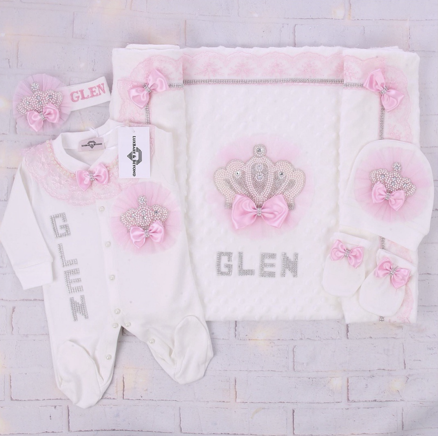 Handmade 𝗟𝘂𝘅𝘂𝗿𝘆 𝗡𝗲𝘄𝗯𝗼𝗿𝗻 Home Welcoming 5-Piece set ( Pink bow, pink lace,  Pearl Crown)