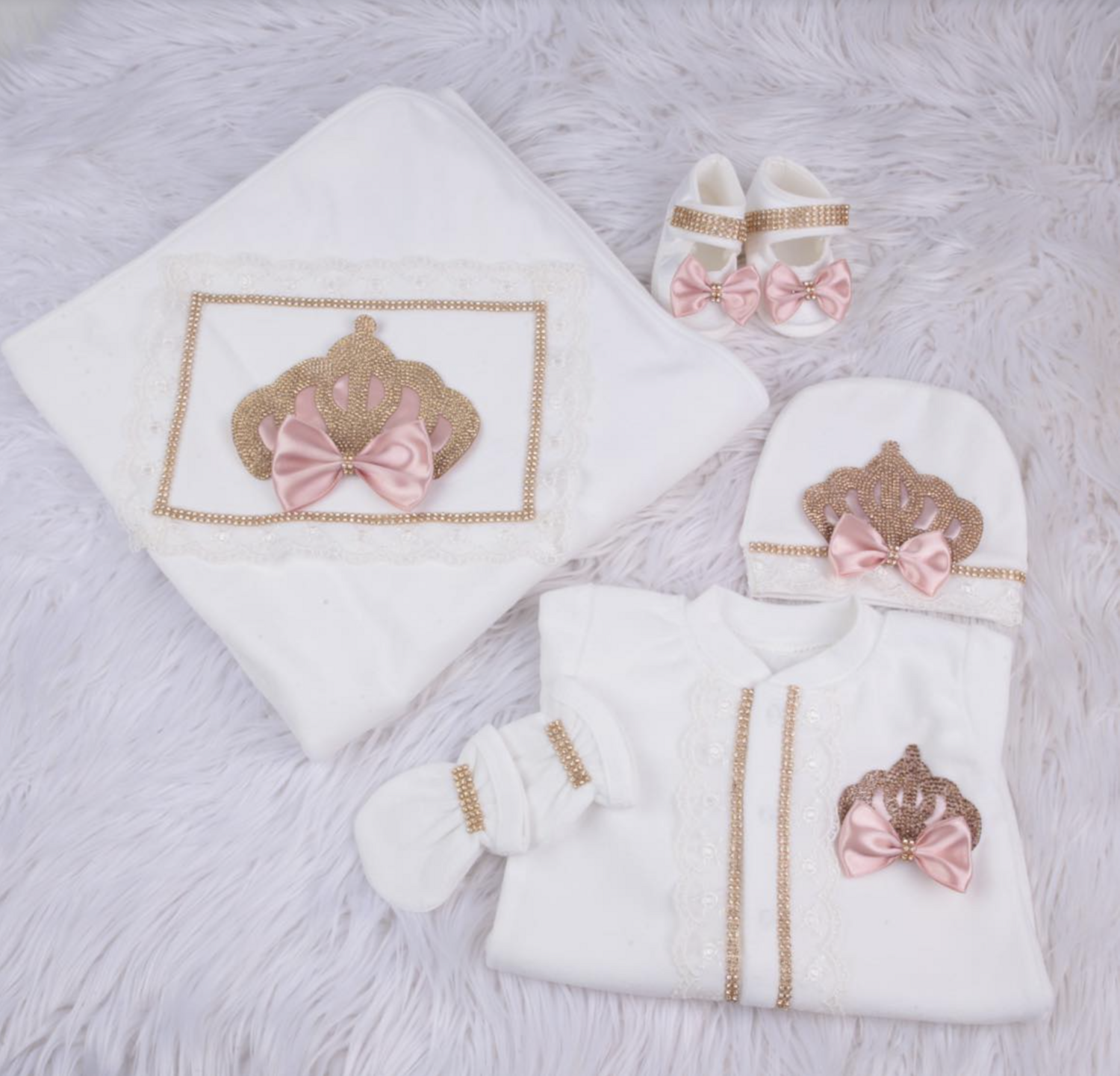 Handmade 𝗟𝘂𝘅𝘂𝗿𝘆 𝗡𝗲𝘄𝗯𝗼𝗿𝗻 Home Welcoming 5-Piece set ( white Lace  /Golden crown/ blush bow )