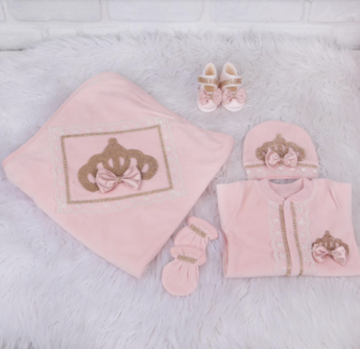 Handmade 𝗟𝘂𝘅𝘂𝗿𝘆 𝗡𝗲𝘄𝗯𝗼𝗿𝗻 Home Welcoming 5-Piece set ( white Lace  /golden crown/blush bow )