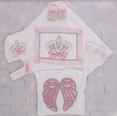 Handmade 𝗟𝘂𝘅𝘂𝗿𝘆 𝗡𝗲𝘄𝗯𝗼𝗿𝗻 Home Welcoming 5-Piece set ( pearl; crown/pink bow / pink angel wings )