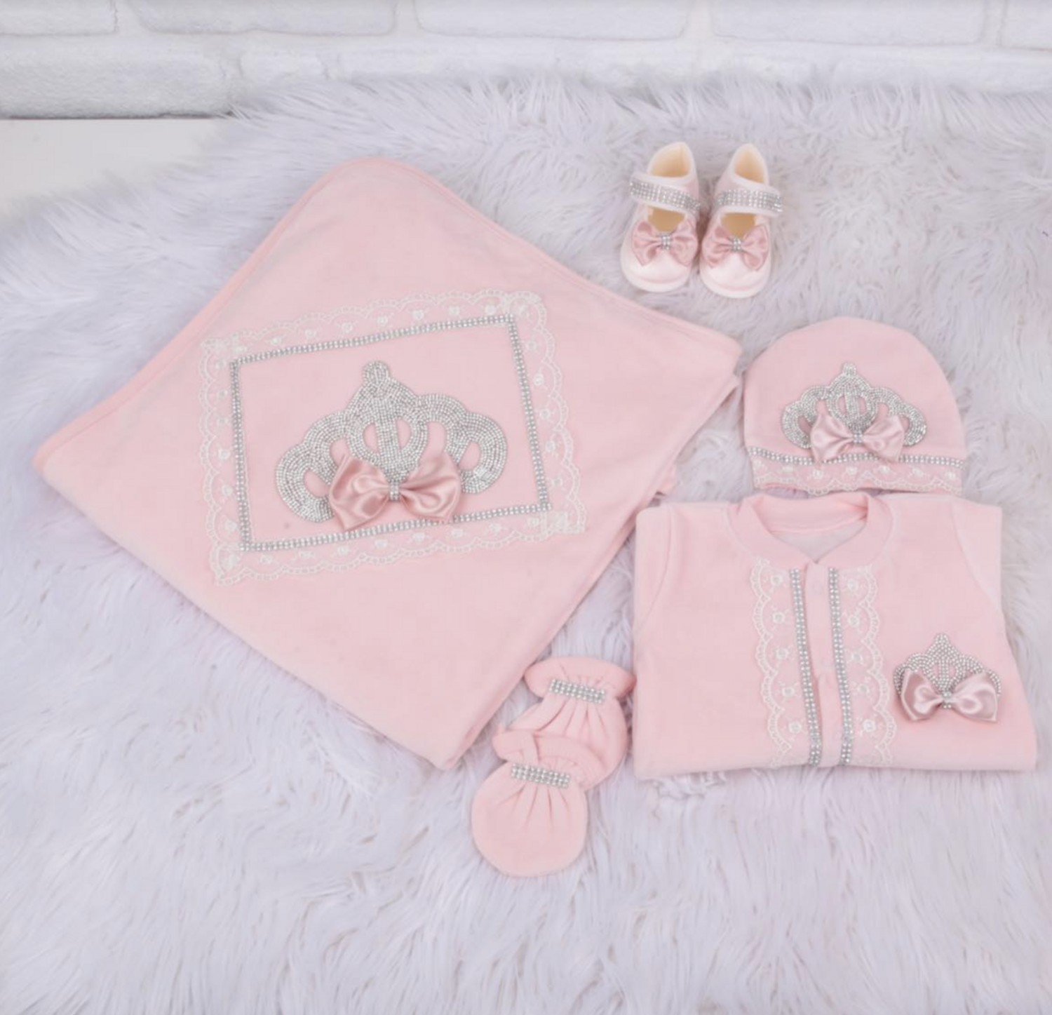 Handmade 𝗟𝘂𝘅𝘂𝗿𝘆 𝗡𝗲𝘄𝗯𝗼𝗿𝗻 Home Welcoming 5-Piece set ( white Lace  /silver  crown/blush bow )