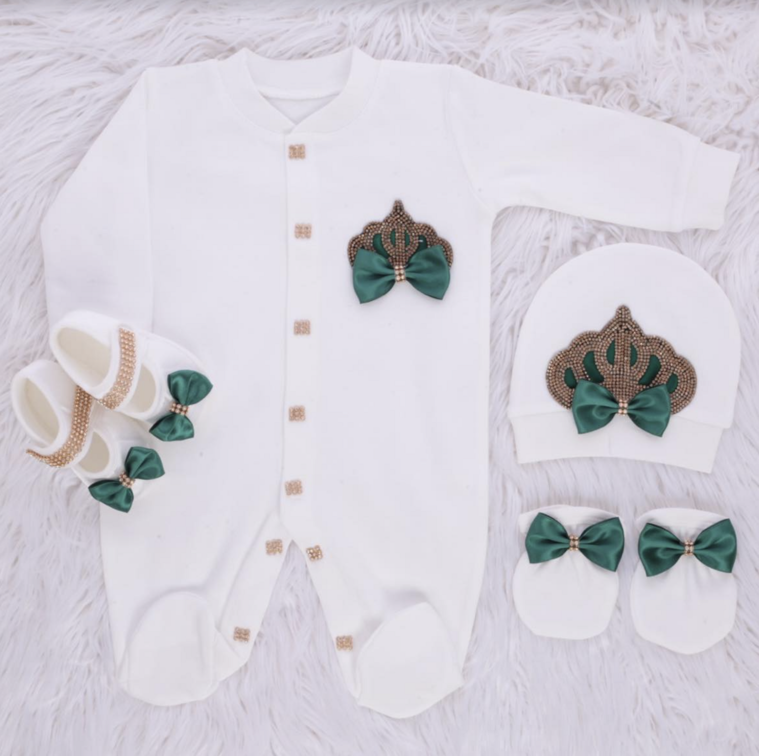 𝗟𝘂𝘅𝘂𝗿𝘆 𝗡𝗲𝘄𝗯𝗼𝗿𝗻 Home Welcoming 4-Piece set ( green bow, golden crown)
