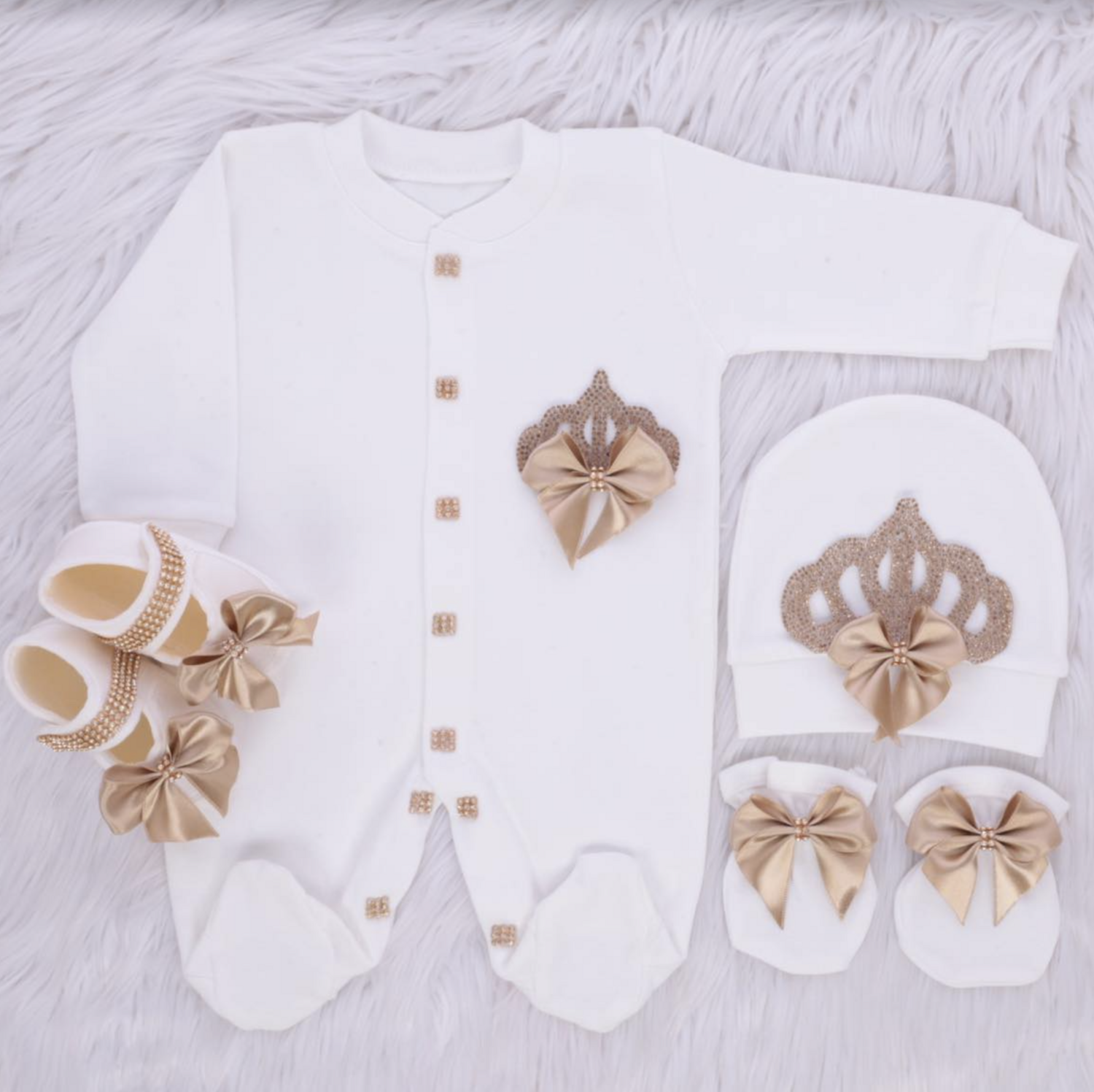𝗟𝘂𝘅𝘂𝗿𝘆 𝗡𝗲𝘄𝗯𝗼𝗿𝗻 home welcoming 4-Piece set (creamy golden bow,  golden crown )