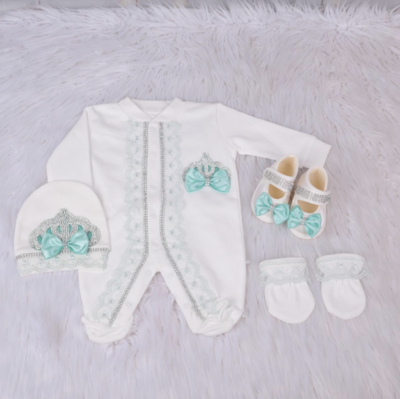 𝗟𝘂𝘅𝘂𝗿𝘆 𝗡𝗲𝘄𝗯𝗼𝗿𝗻 home welcoming 4-Piece set (pastel green bow and lace , butterfly crown )