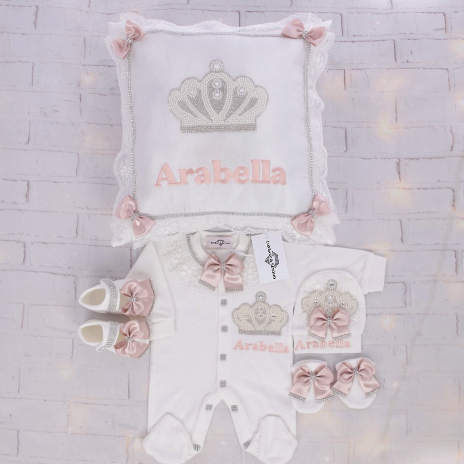 Handmade 𝗟𝘂𝘅𝘂𝗿𝘆 𝗡𝗲𝘄𝗯𝗼𝗿𝗻 Home Welcoming 5-Piece set ( blush pink bow, white lace , pearl crown)