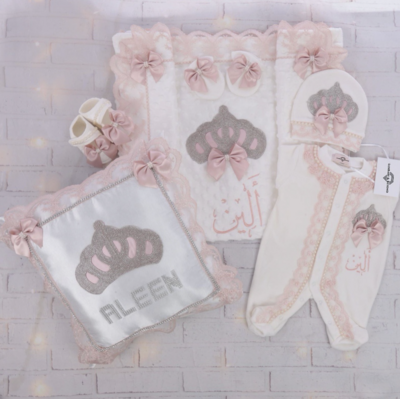 Handmade 𝗟𝘂𝘅𝘂𝗿𝘆 𝗡𝗲𝘄𝗯𝗼𝗿𝗻 Home Welcoming 5-Piece set ( Blush pink bow and silver crown)