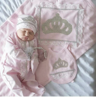 Handmade 𝗟𝘂𝘅𝘂𝗿𝘆 𝗡𝗲𝘄𝗯𝗼𝗿𝗻 Home Welcoming 5-Piece set ( pink bow, white lace with silver crown)