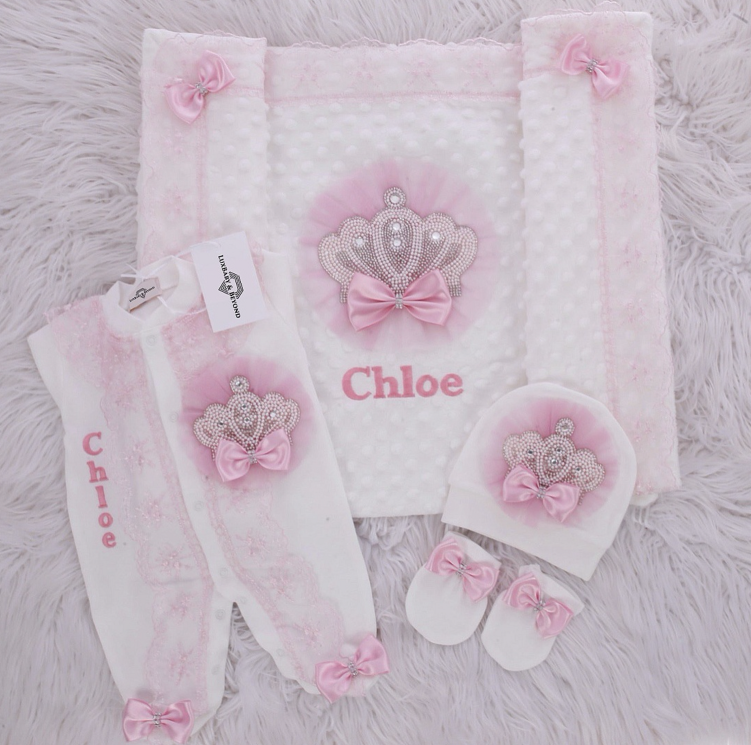 Handmade 𝗟𝘂𝘅𝘂𝗿𝘆 𝗡𝗲𝘄𝗯𝗼𝗿𝗻 Home Welcoming 4-Piece set ( pink lace)